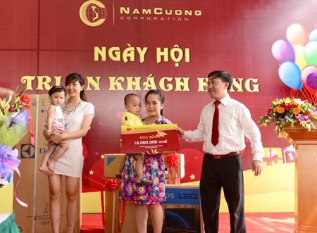 Nam Cường: Tặng quà 20 tỷ đồng cho các khách hàng nhận bàn giao căn hộ