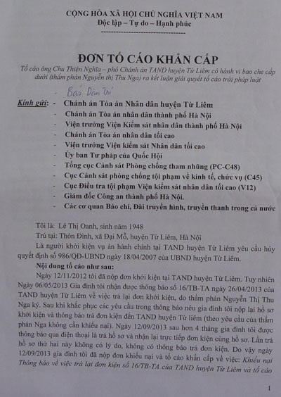 Công dân “tố” Tòa án Từ Liêm giải quyết khiếu nại trái pháp luật - 1 Đơn tố cáo bà Lê Thị Oanh gửi báo Dân trí và các cơ quan chức năng