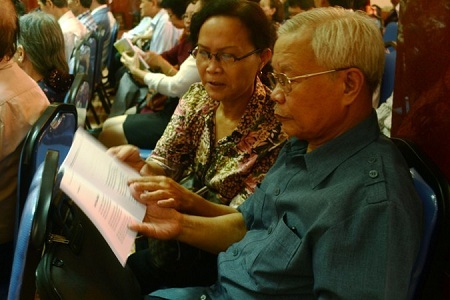 Trao đổi về tác phẩm được in trong cuốn “Khuyến học những vần thơ”