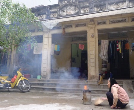 Bà Thuận vẫn phải sống trong ngôi nhà cấp 4 xuống cấp