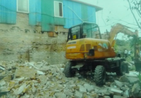 Chủ tịch xã Cổ Nhuế bị “tố” cố ý làm trái, xâm hại quyền lợi công dân - 4 Bà Đông khẩn thiết đề nghị xem xét, thu hồi các quyết định vi phạm pháp luật của UBND xã Cổ Nhuế