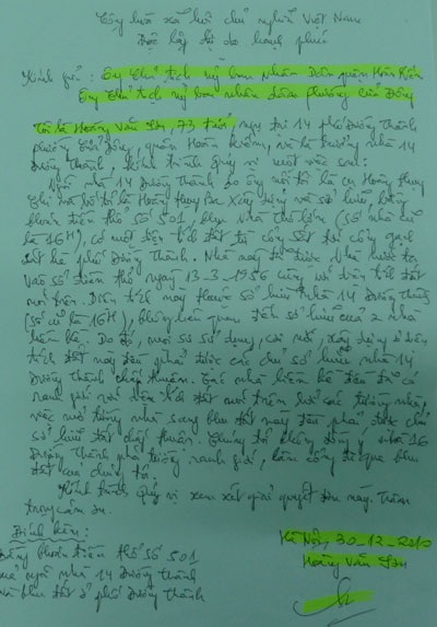 UBND phường Cửa Đông “ngó lơ” để sai phạm tồn tại nhiều năm - 2 Các hộ dân số nhà 14 Đường Thành đã gửi rất nhiều đơn ra UBND phường Cửa Đông