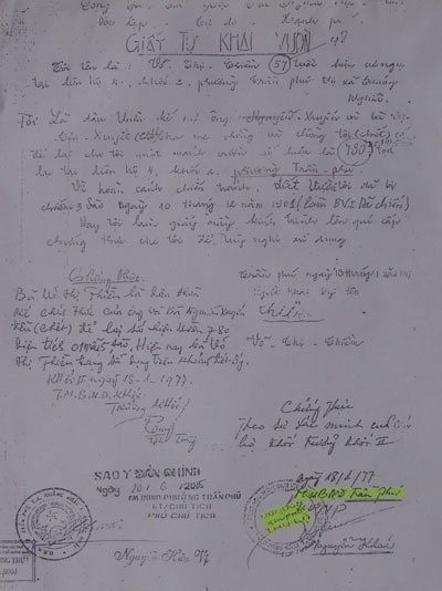Giấy tờ bà Tuyết mang đi khởi kiện có nhiều dấu hiệu bất thường nhưng vẫn được chấp nhận