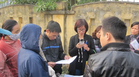 Chưa thống nhất mức đền bù, UBND xã Mễ Trì vẫn buộc dân kiểm kê đất - 2 Nhiều hộ dân bức xúc vì bị thúc ép kiểm kê đất khi chưa thống nhất mức đền bù