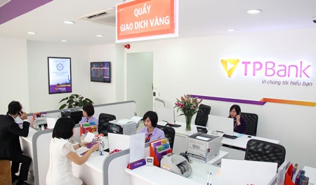TPBank với nhận diện tím khác biệt trên thị trường - 2 Tiên Phong Bank ra mắt nhận diện thương hiệu mới và đón nhận bằng khen của Thủ tướng Chính phủ