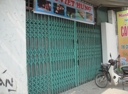 Cụ già 80 tuổi mong mỏi Tòa án Thanh Trì đưa ra bản án công tâm - 1 Ngôi nhà của ông Nguyễn Ngọc Nhị bị chiếm giữ suốt nhiều tháng qua