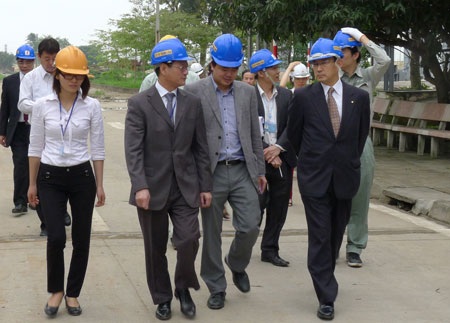 Thép Thành Long hợp tác đầu tư với tập đoàn Kawada - 3 Ông Tadahiro Kawada - Chủ tịch Tập đoàn Kawada tham quan Công ty thép Thành Long