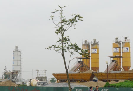 Cả chục trạm trộn bê tông khủng ngang nhiên hoạt động trên địa bàn phường Mễ Trì - Phú Đô