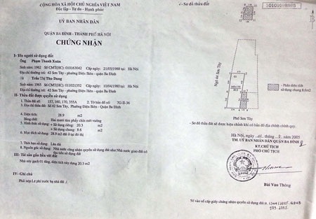 Công dân bức xúc vì Tòa án quận Ba Đình chậm đưa vụ án ra xét xử - 2 Bà Phương cho rằng Giấy chứng nhận QSDĐ số 42 phố Sơn Tây là vi phạm pháp luật