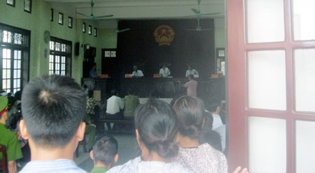 “Nhiều điểm khuất tất cần làm rõ trong vụ tai nạn thảm khốc ở Mỹ Lộc” - 1 “Nhiều điểm khuất tất cần làm rõ trong vụ tai nạn thảm khốc ở Mỹ Lộc”