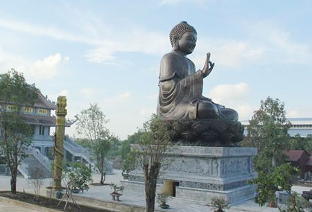 Khánh thành Đại tượng Phật và Đại hùng Bảo điện Trúc Lâm Thiên Trường - 1 Tượng Phật Thích Ca Mâu Ni được đánh giá là tượng phật đồng lớn nhất Đông Nam Á hiện nay