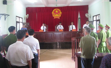 Nam Định: Đề nghị điều tra dấu hiệu oan khuất vụ chống người thi hành công vụ - 2 HĐXX Tòa án huyện Xuân Trường trả hồ sơ và yêu cầu điều tra bổ sung