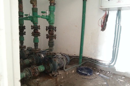 Hà Nội: Hàng trăm hộ dân khu CT18 Việt Hưng được ''giải cứu'' - 3 Việc Homecare “thả trôi” tài sản và khóa máy bơm khiến cư dân bức xúc