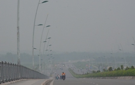 Đến hơn 11 giờ trưa sương mù vẫn chưa tan hết