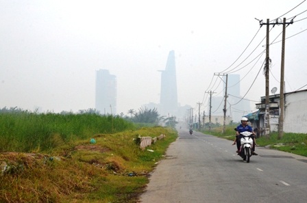 Hiện tượng sương mù tại TPHCM kéo dài hiếm thấy.