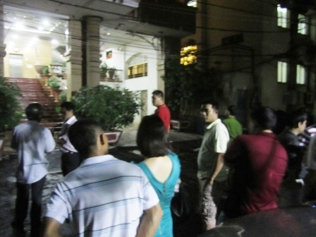 Nhiều người vẫn chưa hết hoảng loạn