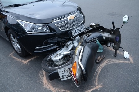 Ngay khi xảy ra tai nạn, tài xế Nghĩa đã cùng người dân đưa nạn nhân vào bệnh viện 115 cấp cứu.