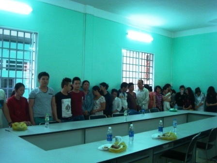 Các đối tượng trong đường dây thầu đề bị bắt giữ tại cơ quan công an