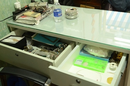 Chiếc tủ chứa iPad và một số tài sản cũng bị cạy