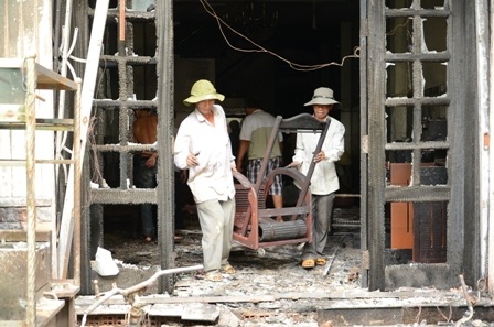 Nhiều đồ đạc trong nhà đã thành than