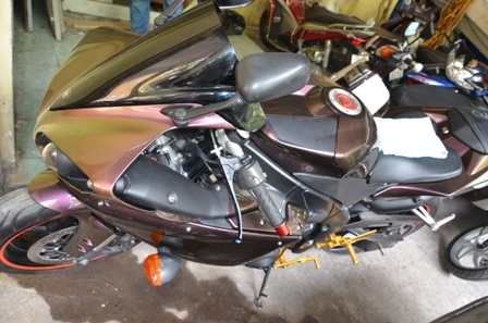 Chiếc xe mô tô phân khối lớn do Minh Trí cầm lái