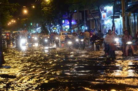 Toàn bộ tuyến đường Hòa Bình như một khúc sông