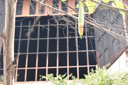 Ngôi nhà bị khói ám đen