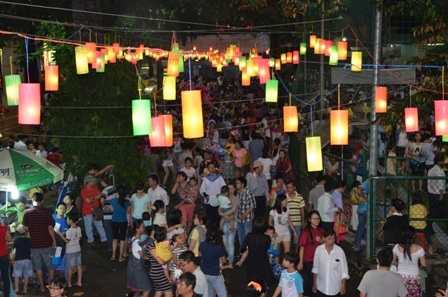 Hàng vạn người vui đón trung Thu