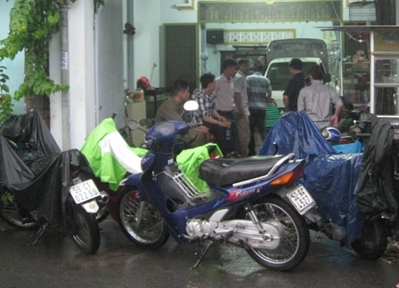 Thuốc lá lậu trên chiếc xe của Lâm Văn Xuân