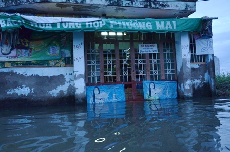 Và ngập gần nửa nhà