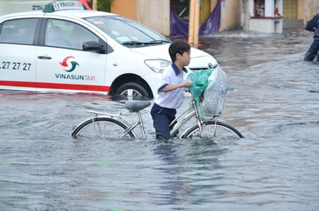 Theo nhiều phụ huynh thì họ đã quá quen với cảnh này