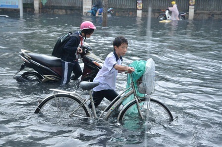 Theo nhiều phụ huynh thì họ đã quá quen với cảnh này