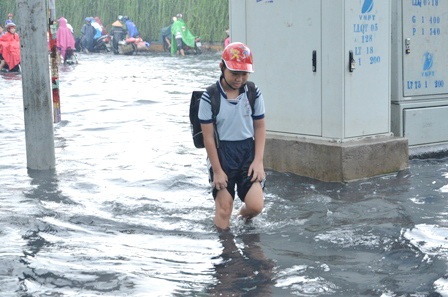 Theo nhiều phụ huynh thì họ đã quá quen với cảnh này