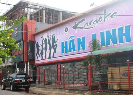 Vụ nổ súng tại Trạm CSGT Suối Tre: Lấy lời khai người "bí ẩn" - 1 Mâu thuẫn được bắt nguồn từ cuộc nhậu ở quán karaoke này