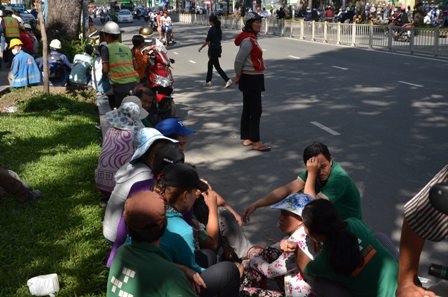 Nhiều công nhân vẫn chưa hết vẻ hốt hoảng