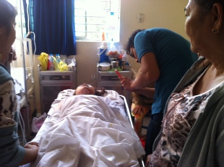 Nạn nhân Hồng Kinh H. đang điều trị tại Bệnh viện Chợ Rẫy TPHCM