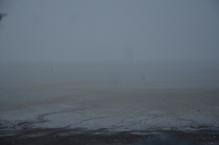 Mưa lớn kèm theo gió giật mạnh tại vùng biển Cần Giờ lúc 8h sáng 