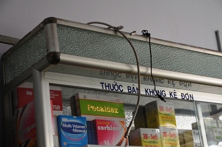 Tuy nhiên bọn trộm đã cắt dây điện, vô hiệu hóa toàn bộ số camera này