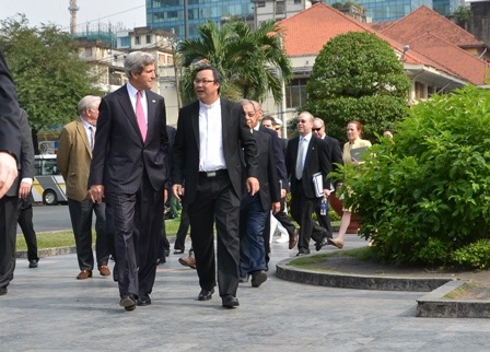 Tiến vào nhà thờ