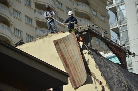 Trụ sở TAND lún nghiêng đã được tháo dỡ