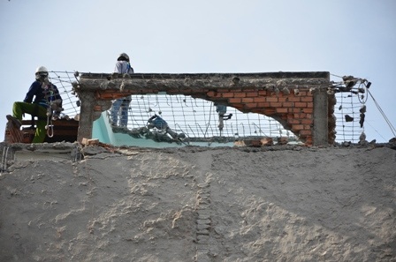 Tầng trên cùng đã được đập bỏ hoàn toàn