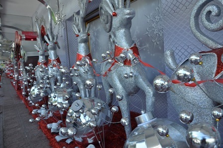 Những chú tuần lộc, ông già tuyết đủ màu sắc