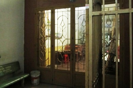 Ngôi nhà của bà Vân cũng chính là điểm giữ trẻ tự phát