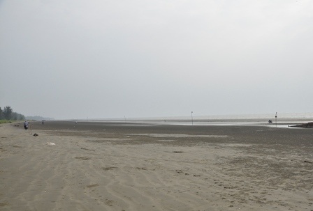 Vùng biển 30/4 lúc thủy triều rút