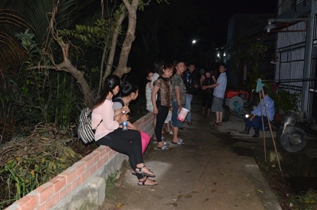 Nhiều người thức trắng đêm vì nhà ngập