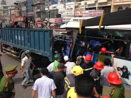 Nhận được tin báo các lực lượng chức năng tỉnh Đồng Nai đã có mặt để giải quyết vụ việc