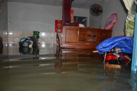 Nhà dân ngập sâu