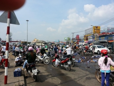 Hiện trường hỗn loạn của vụ hôi bia trưa ngày 4/12 tràn lan trên mạng