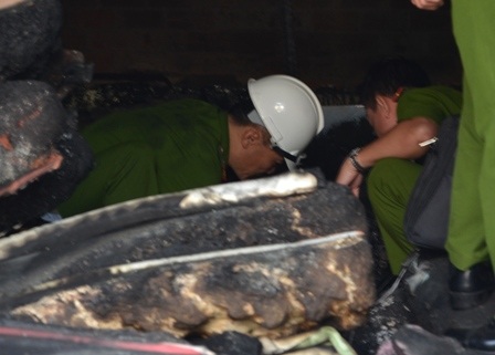 Biển lửa bao trùm toàn bộ căn nhà 