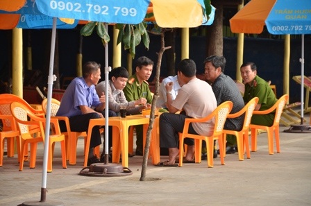 Cơ quan công an ghi lời khai những người chứng kiến vụ tai nạn